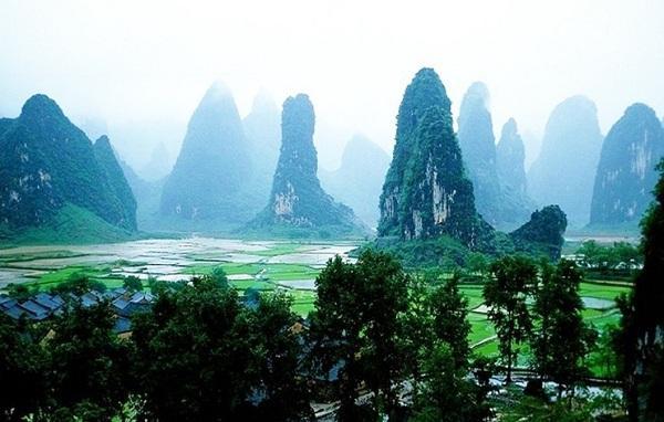 走访基层送关怀,心系健康为百姓——旗领导带队节前走访沿边卫生院